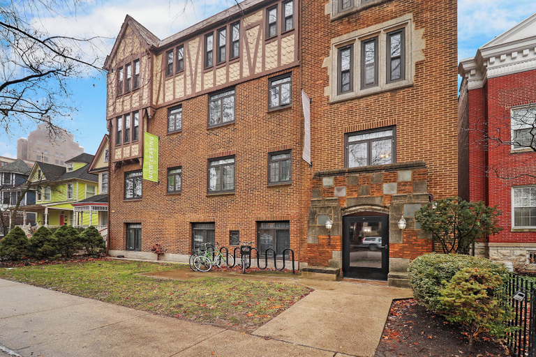 Exterior & Views, Trendy Studio Apt - Kenwood rep, Cook