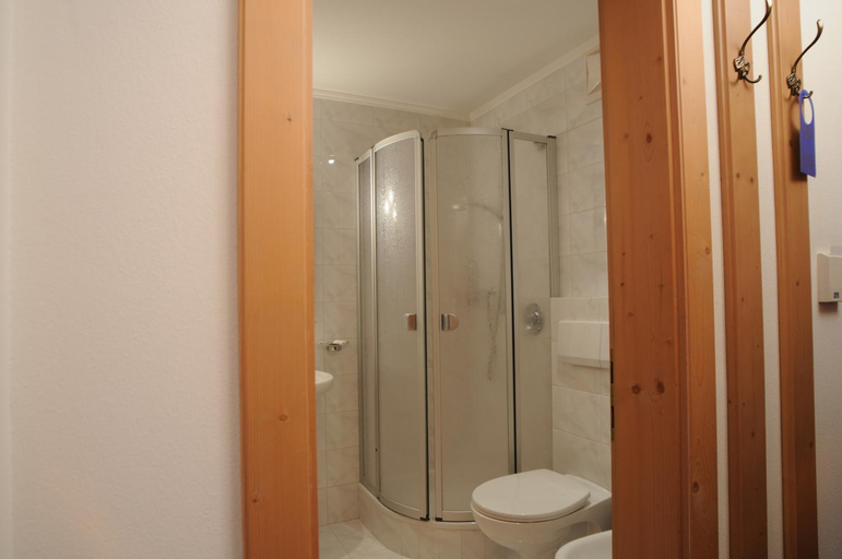 Bathroom 4, Sporthotel Wildgall, Bolzano