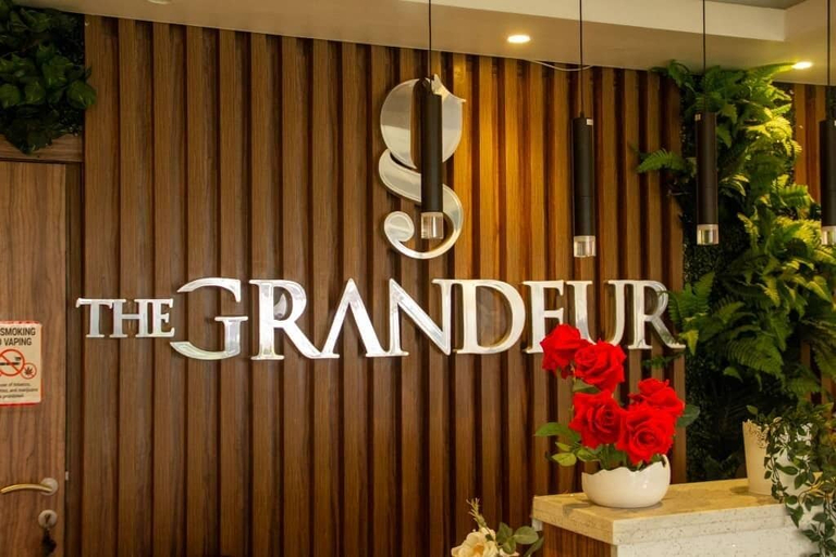 Reception 5, Grandeur, Eti-Osa