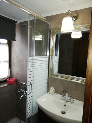 Bathroom 3, Stavraetos, Epirus