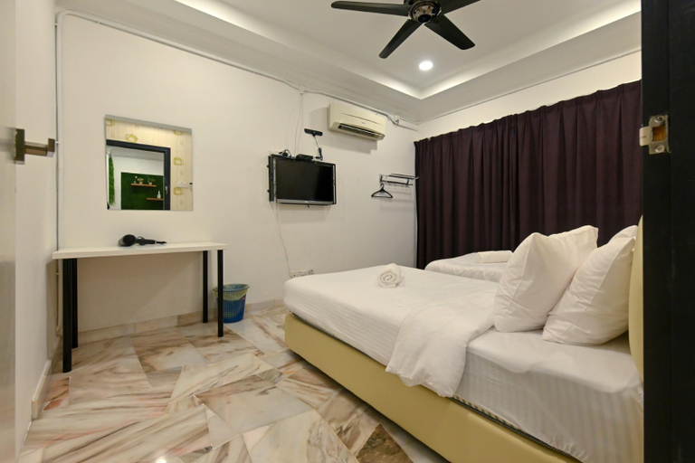 Bedroom, Warm House Alor Akar Linked House 6BR 15pax, Kuantan