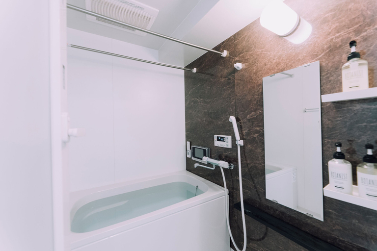 Others 5, Spacious Osaka Apt | Tsuruhashi K-Town | JR 5 min, Osaka