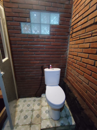 Bathroom, nDalem HaWe Villa Kaliurang, Sleman