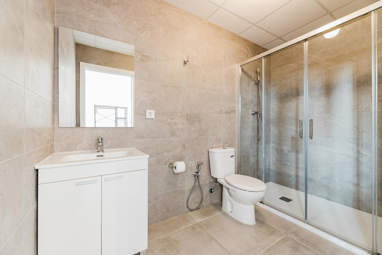 Bathroom 3, Valencia Apartments by Olala Homes, Valencia