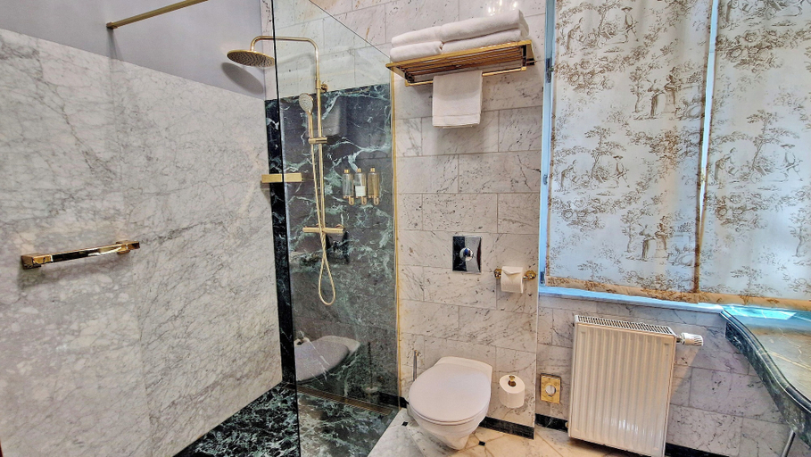 Bathroom 4, Hotel Podewils in Gdansk, Gdańsk City