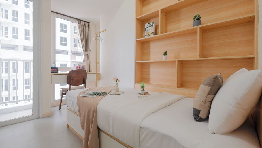 Room 2, Restful And Minimalist Studio Room Tokyo Riverside Pik 2 Apartment, Tangerang