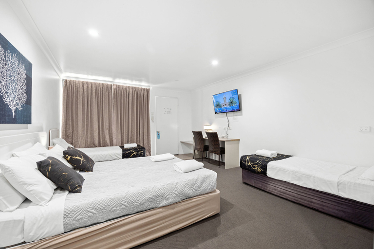 Bedroom 3, Alexander Motel, Warwick - Central