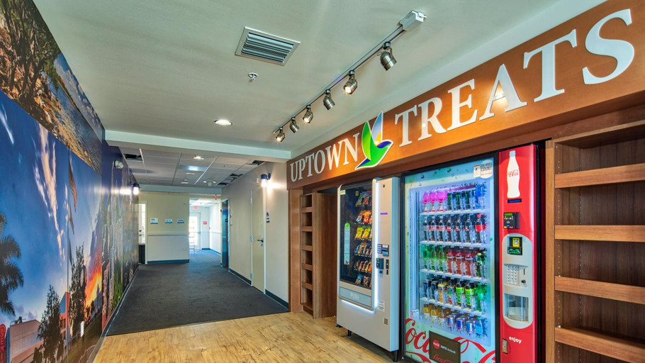 Food & Drinks, Uptown Suites Extended Stay Tampa FL - Riverview, Hillsborough