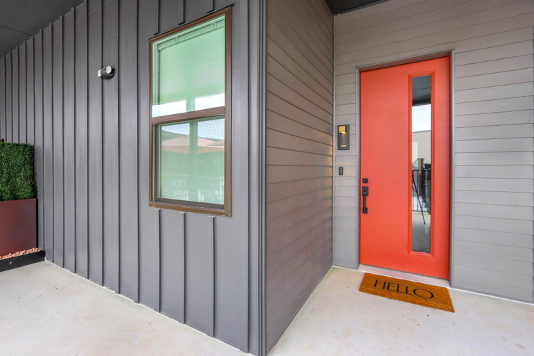 Others 5, Luxury Resort-style Living Centrally Located, Comal