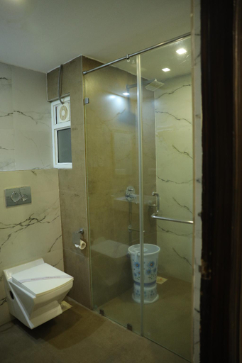 Bathroom 2, Hotel Shashinag Residency, Bijapur