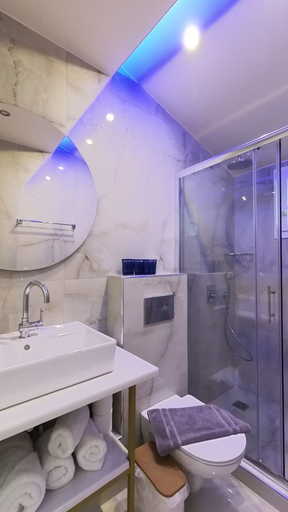 Bathroom 2, ZOI Girni – Seaside Hotel, Central Macedonia