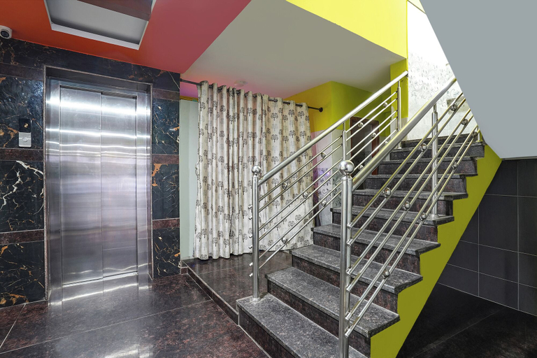 Staircase 2, Fabhotel Tanish Stay Inn, Bangalore