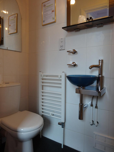 Bathroom 4, Paskins Town House, Brighton and Hove
