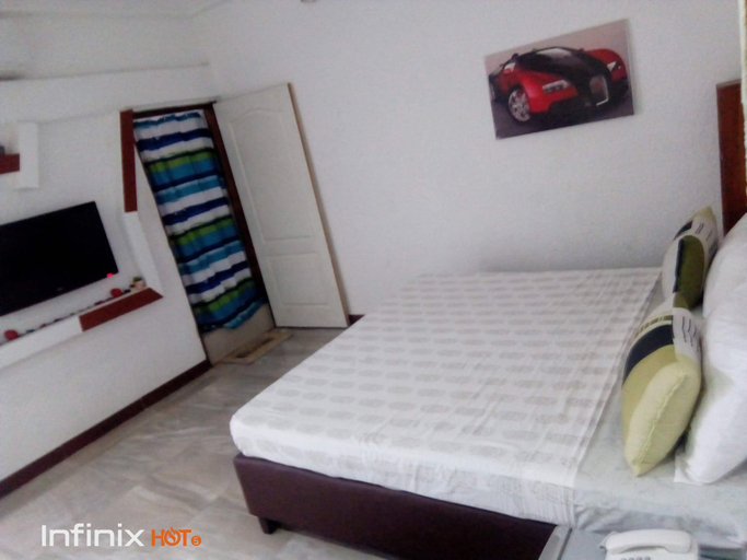 Room 3, Hôtel Le Sénateur, Cotonou