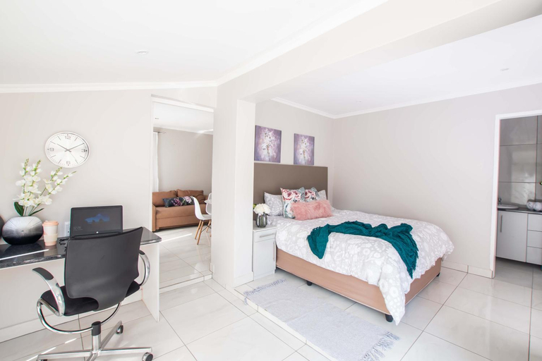 Bedroom 3, Prestigious Apartments, City of Johannesburg