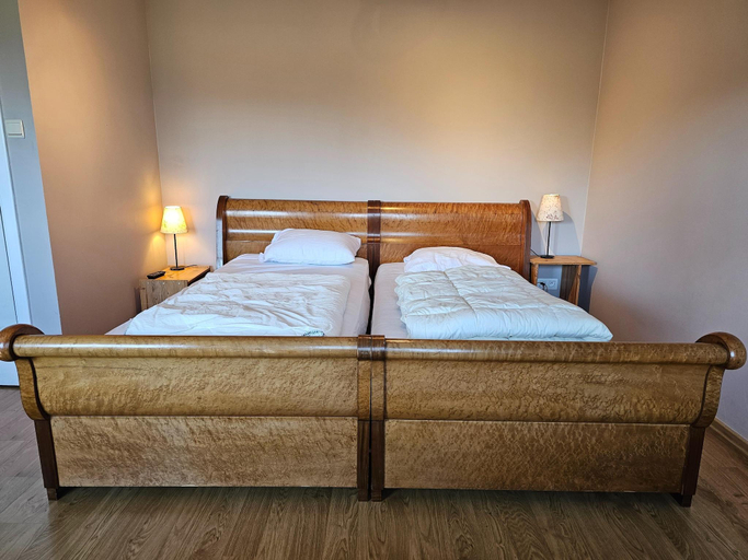 Others 5, Holiday Home in Wallonie with Terrace, Liège