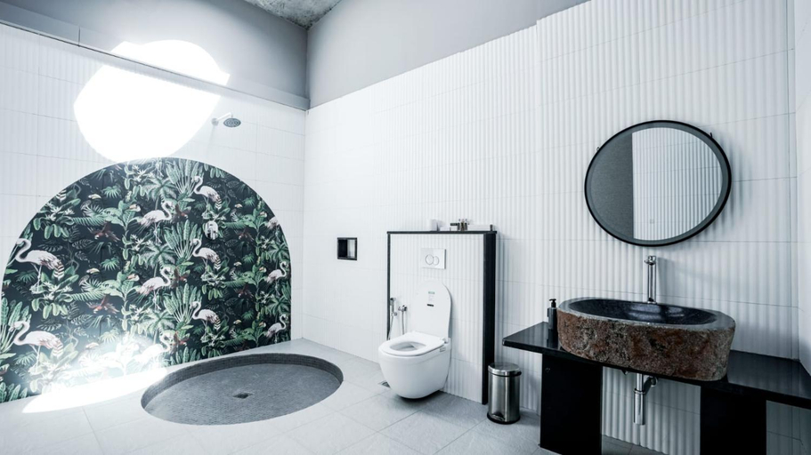 Bathroom 5, RD's Nature Retreat, Bangalore
