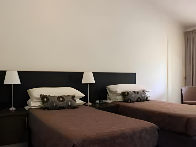 Bedroom 3, Karratha International Hotel, Roebourne