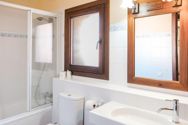 Bathroom 3, Hotel Albarracín, Teruel
