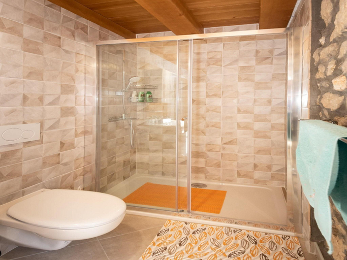 Bathroom 3, Villa Lazini Dvori - Two Bedroom Stone House Villa with Private Pool, Ploče