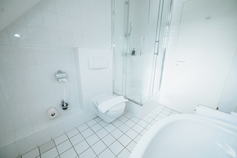 Bathroom 5, Coffee Fellows Hotel Trier, Trier