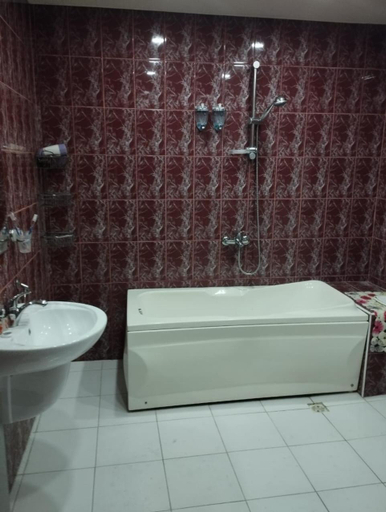 Bathroom 3, Nur Hotel & Terrace Cafe, Baku