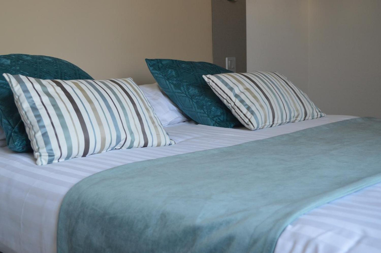 Bedroom 3, Logis Hotel du Parc-Restaurant - Le Rouget de Lisle, Jura