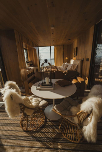 Living area 4, Wilding Hotels Scenic Suite, Hunt