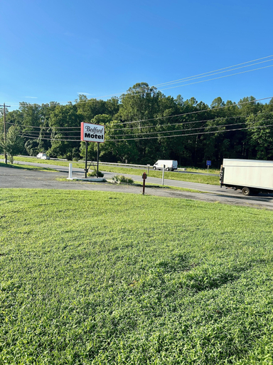 Others 5, Bedford Motel, Bedford