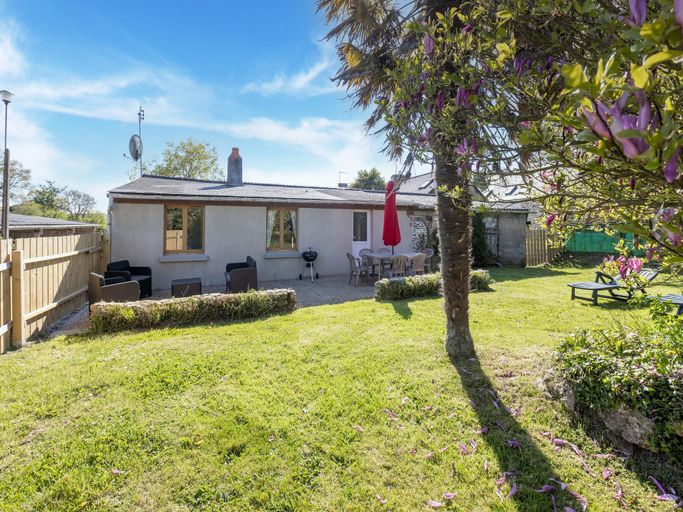 Others 4, Charming Home with Orchard, Manche