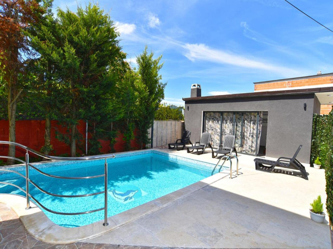 Swimming pool 5, Welcoming apartment with shared pool, Vodnjan