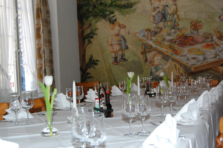 Others 3, Speiserestaurant Traube, Aarau