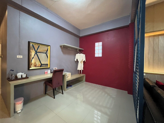 Bathroom 4, The Iconic Hotel, Muang Ranong