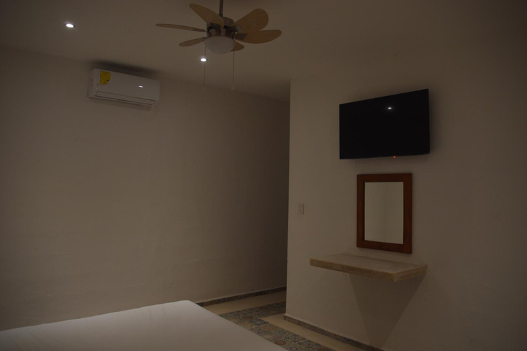 Bedroom 2, Hotel Casa Bamboo, Valladolid