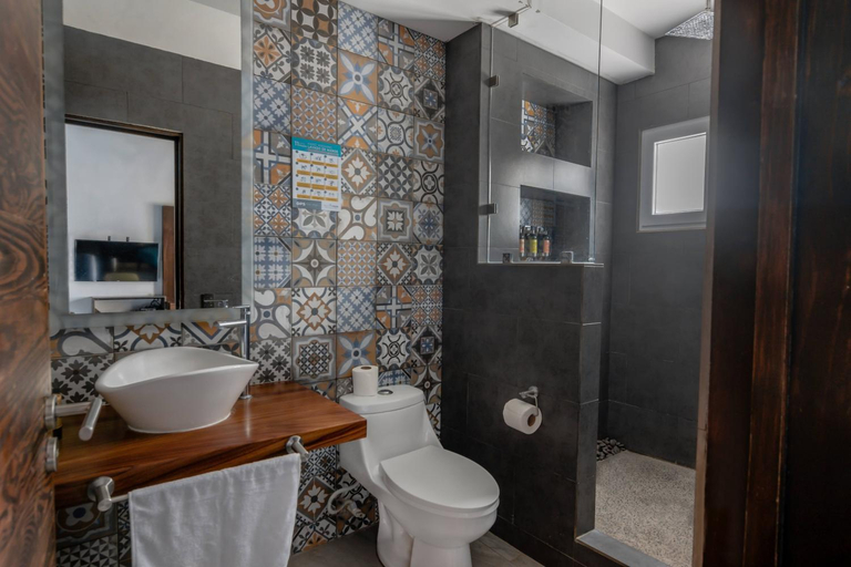 Bathroom 3, Palo Verde Sustainable Hotel, Chiltiupán