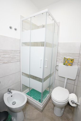 Shower 5, Le Giare Agrigento, Agrigento