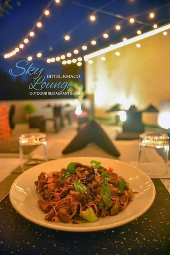 Food & Drinks 4, Hotel Remaco, Minuwangoda