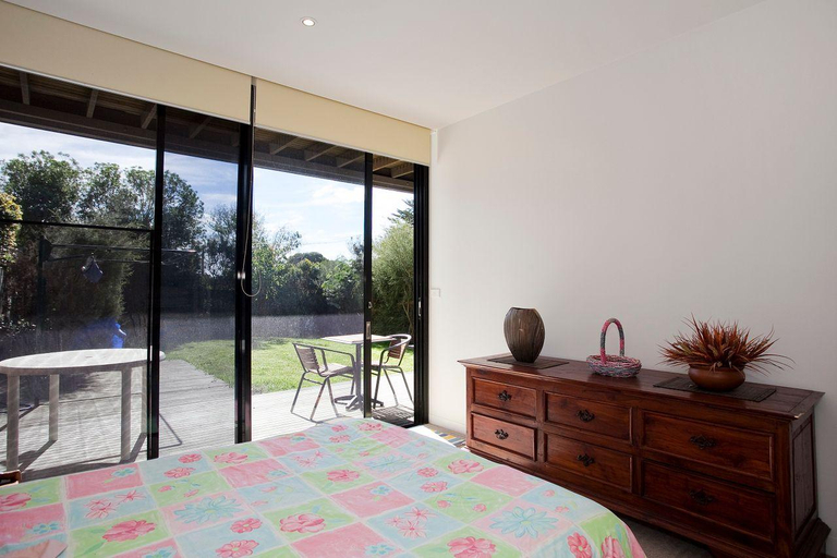 Bedroom 2, Debonair 1, Surf Coast - West