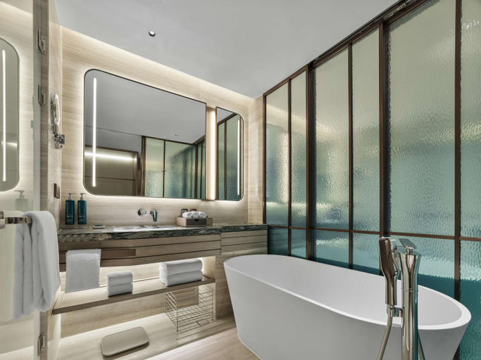 Bathroom 5, Doubletree By Hilton Chengdu Xinglong Lake, Chengdu