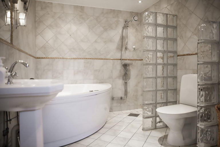 Bathroom 3, Continental Apartment Hotel Helsingborg, Helsingborg