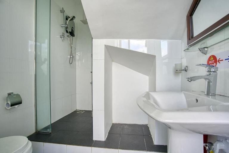 Bathroom 3, Daynish Rock Bungalow, Ambagamuwa