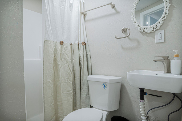 Bathroom 3, The Travelers Studio Columbus, Muscogee