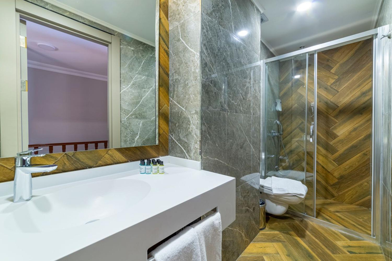 Bathroom 5, Lucas Didim Resort, Didim
