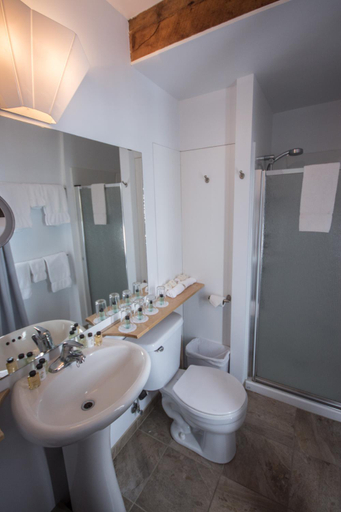Bathroom 3, Hotel Belley, Communauté-Urbaine-de-Québec