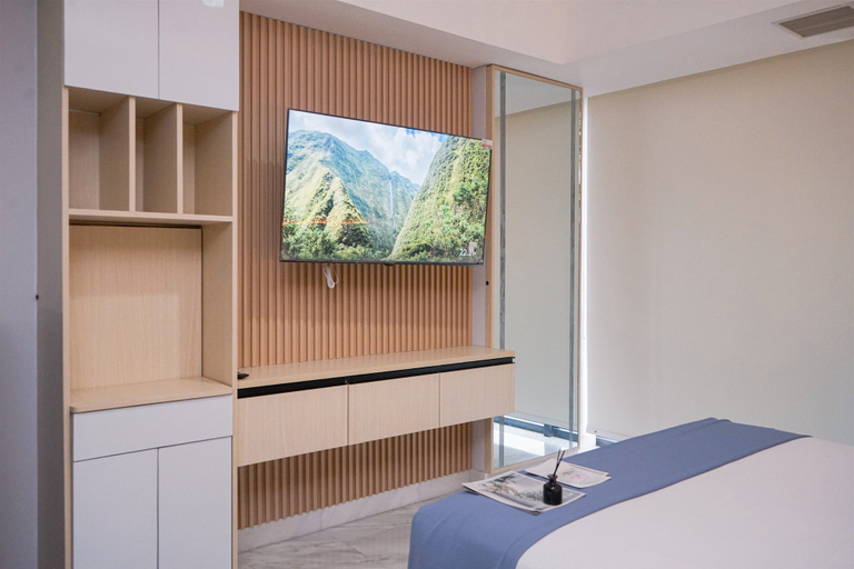 Bedroom, Spacious Studio At Apartment The Smith Alam Sutera, Tangerang