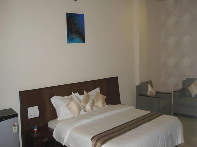 Bedroom 3, Compact Maple Leaf Electronic City Aparthotel, Bangalore