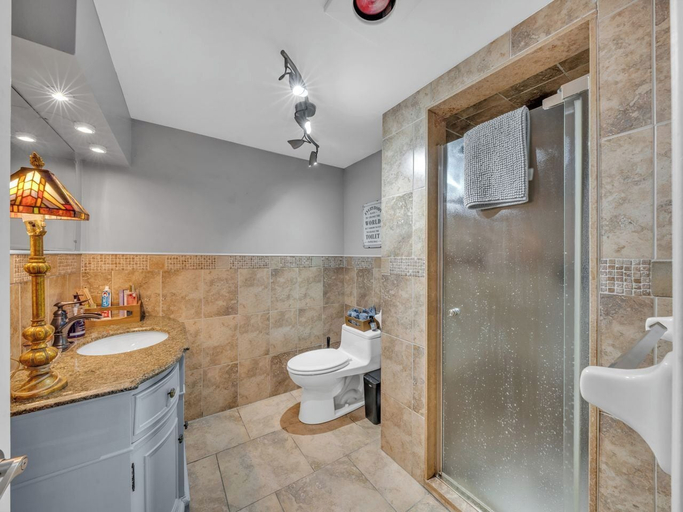 Bathroom 4, Nicklin House, Essex