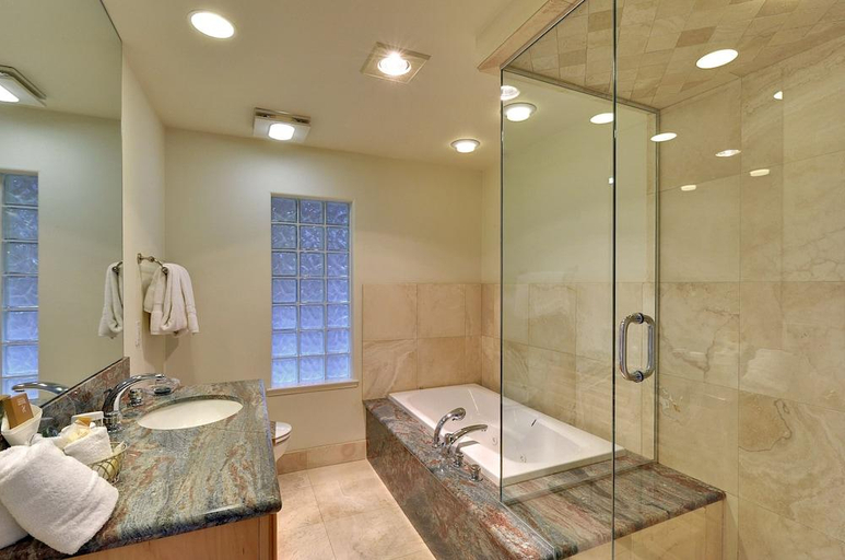 Bathroom 3, Saratoga Oaks Lodge, Santa Clara