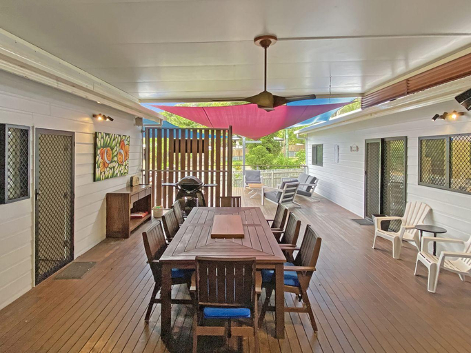 Food & Drinks, Kadani, Magnetic Island