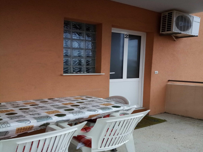 Others 3, bedroom apartment with terrace, Biograd na Moru